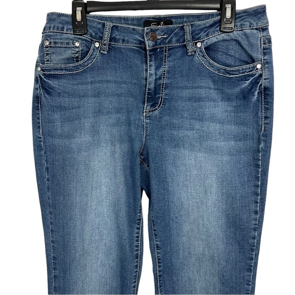 Earl Women’s Blue Jeans Sz 14 Embellishments/embroidery Missing/loose Distressed - Picture 2 of 12